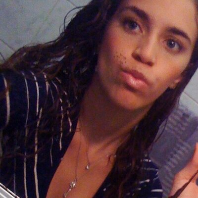 Profile Picture of Amanda Santos Murat (@dikamurat) on Twitter