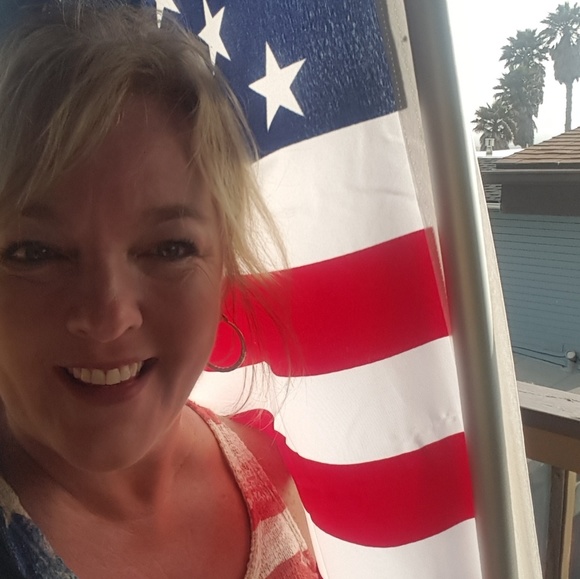 Profile Picture of Mori Scheer (@moridawn) on Poshmark