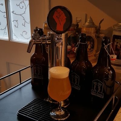 Profile Picture of Landlords Go In Woodchippers (@What_is_Jeff) on Twitter