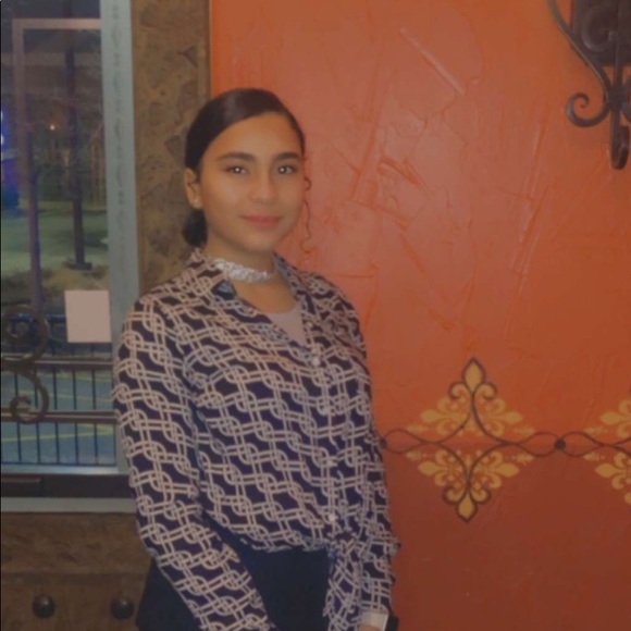 Profile Picture of Jumanah Ghosheh (@jumanahghosheh) on Poshmark