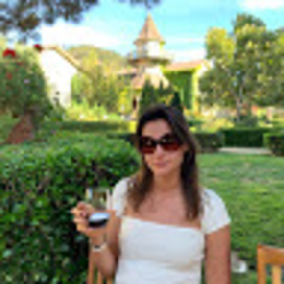 Profile Picture of Anastasia Cavallini (@akyshtymova) on Poshmark