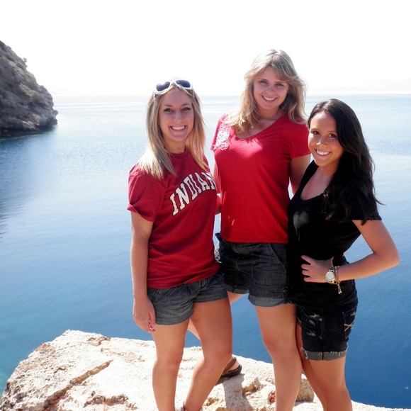 Profile Picture of Kate Neff (@betaalpha89) on Poshmark