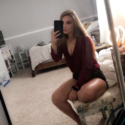 Profile Picture of Renee Szymanski (@renee_szymanski) on Twitter