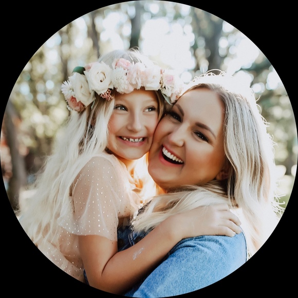 Olesya Salathe - Poshmark Profile Picture of Olesya Salathe (@olesyasalathe) on Poshmark