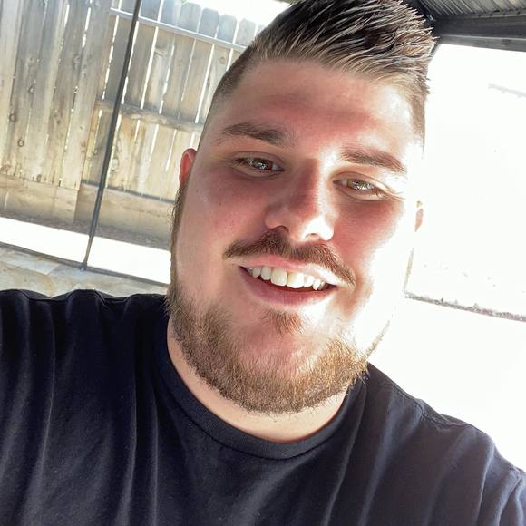 Profile Picture of Joshua Grissom (@joshua_grissom) on Poshmark