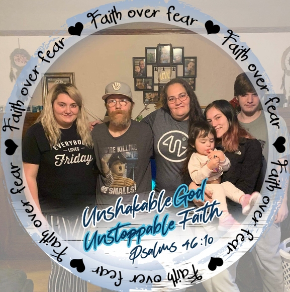 Profile Picture of Colleen Wallow (@colleenwallow39) on Poshmark