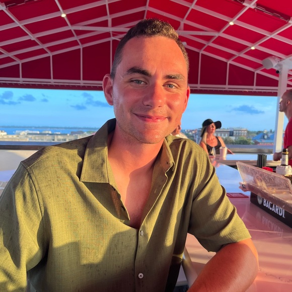 Profile Picture of Daniel Denney (@daniel_denney) on Poshmark