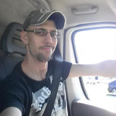 Profile Picture of Andy Risch (@AndyXsara16v) on Twitter