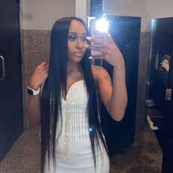 Profile Picture of Rheaa Rheaa (@rheaarheaa) on Poshmark