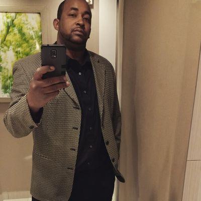 Profile Picture of Robert Kelley (@nanni5000) on Twitter