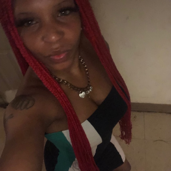 Profile Picture of Asia Bearfield (@asia_bearfield) on Poshmark