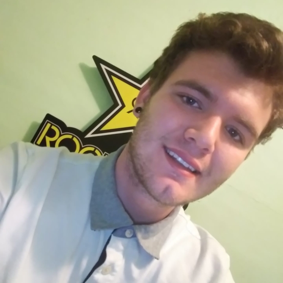 Profile Picture of Aaron Sage (@aaronsage) on Poshmark