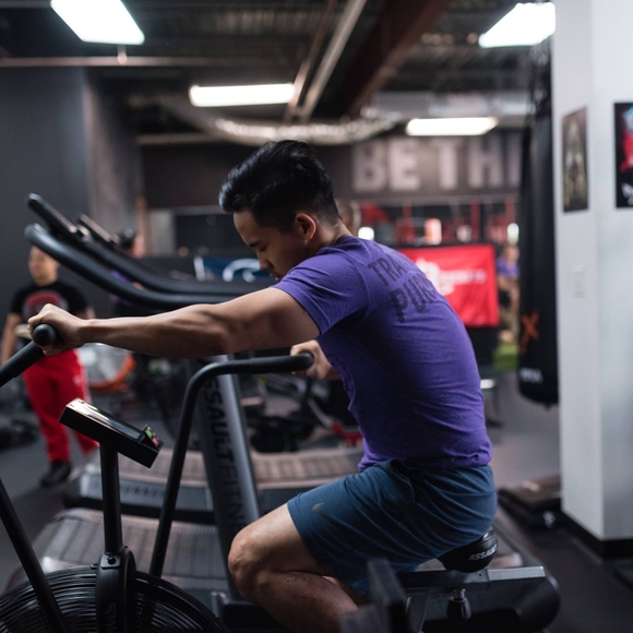 Profile Picture of Aaron Lim (@aaronlky) on Poshmark