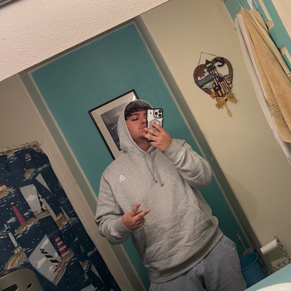 Profile Picture of Tomas Avalos (@tommygun707784) on Poshmark