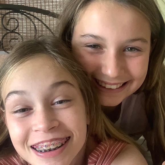 Emily Thomforde - Poshmark Profile Picture of Emily Thomforde (@emilythomforde) on Poshmark