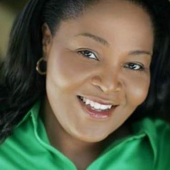 Profile Picture of Debra Denise Holt (@deedeeh98) on Twitter