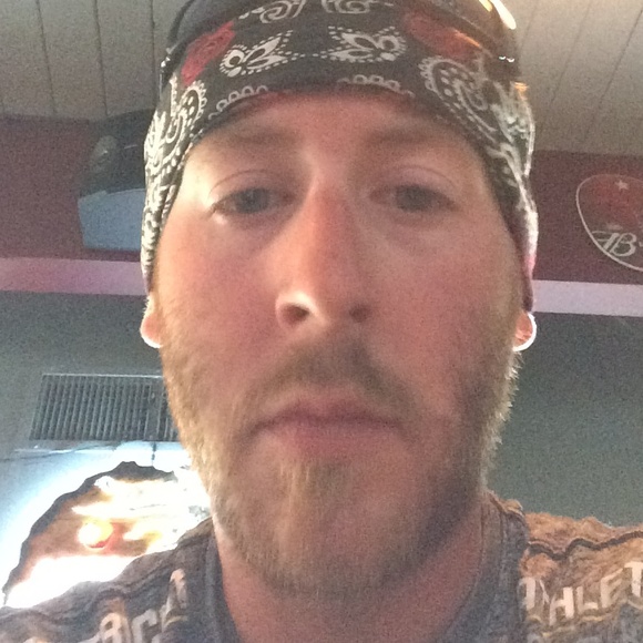 Profile Picture of Matt Newton (@matthewnewton) on Poshmark