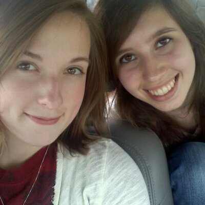 Profile Picture of Elizabeth Reeves (@ElizabethJoy_R) on Twitter