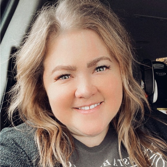 Profile Picture of Meredith Bryant (@mererush) on Poshmark