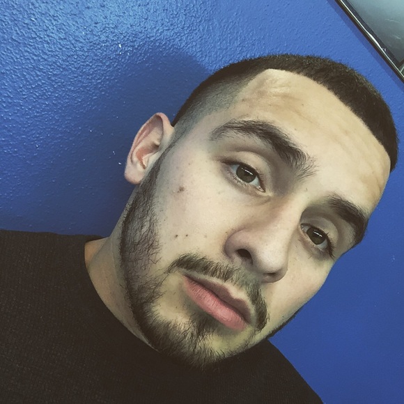 Profile Picture of Daniel Monarrez (@daniel8805) on Poshmark