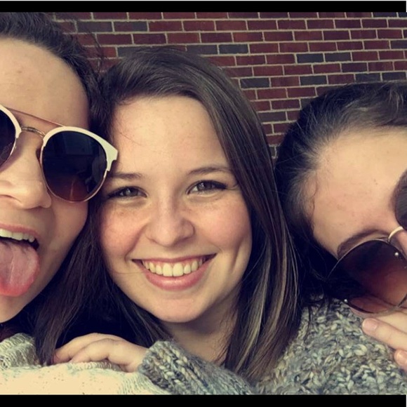 Profile Picture of Teague Pullos (@tmpullos) on Poshmark