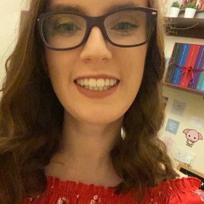 Profile Picture of Holly Medley (@holly_medley) on Twitter