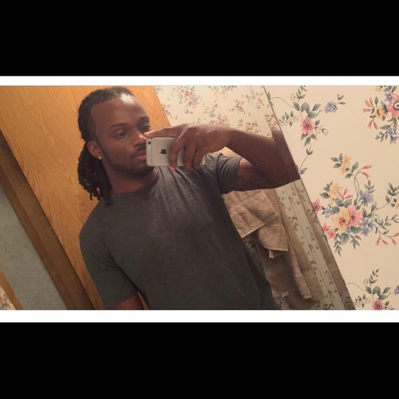 Profile Picture of Dejuan Hudson (@dhudson0916) on Poshmark