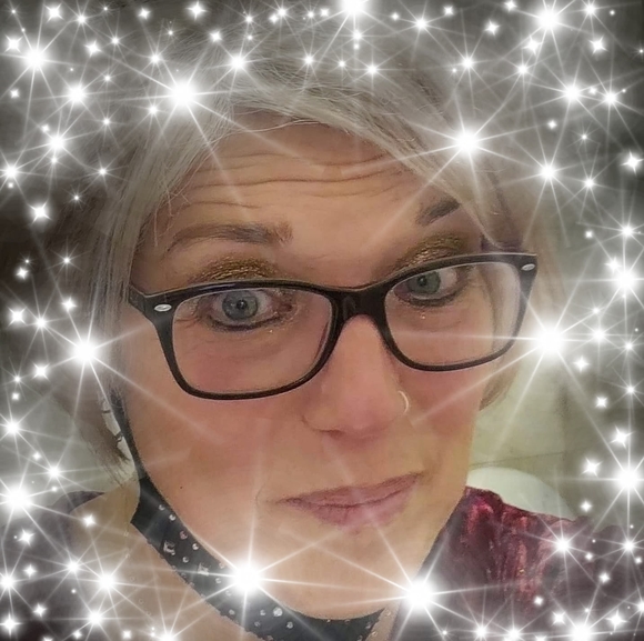 Profile Picture of Mary Seidl (@marigolden64) on Poshmark