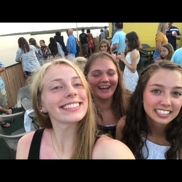 Profile Picture of Ashlyn Perry (@ashlynperry04) on Poshmark