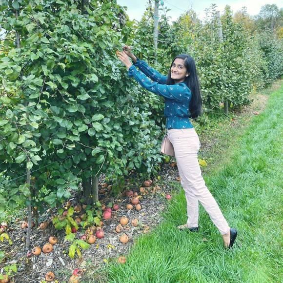 Profile Picture of Neema Patel (@neema128) on Poshmark