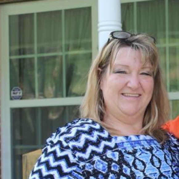 Stefanie Long - Poshmark Profile Picture of Stefanie Long (@steflong202) on Poshmark