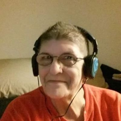 Profile Picture of Dee Von Ryan (@DeeVonRyan2) on Twitter
