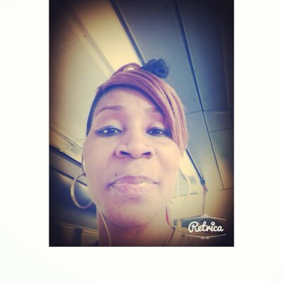 Profile Picture of Sandi Wallace-Thomps (@LobseySandi) on Twitter