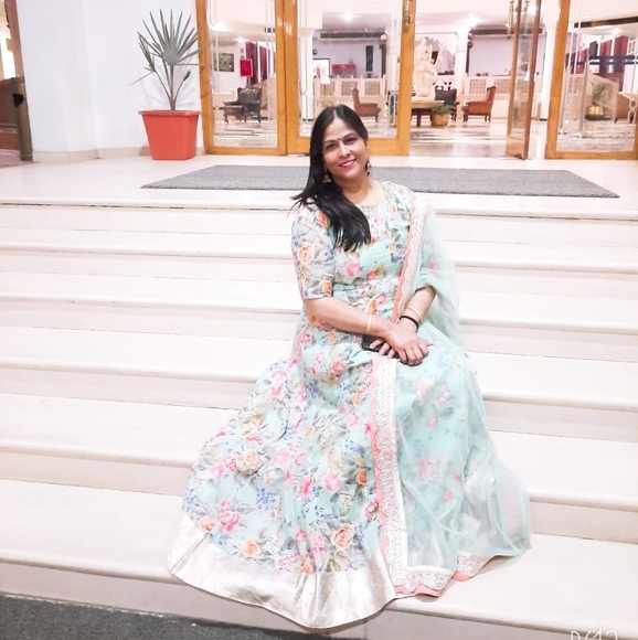 Profile Picture of Sapna Gandhi (@gandhineuro) on Poshmark