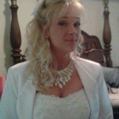 Profile Picture of Lisa Ackley (@lisaackley15) on Twitter