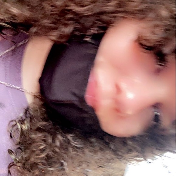 Profile Picture of Cecelia Gonzalez (@cecelia908) on Poshmark