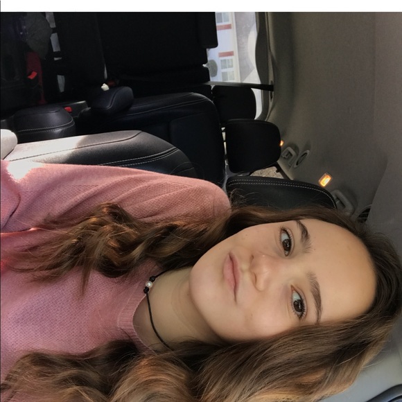 Profile Picture of Emma Badach (@emmabadach) on Poshmark