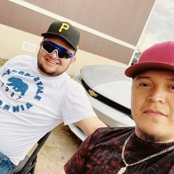 Profile Picture of Adrian Suarez (@adriansuarez691) on Poshmark