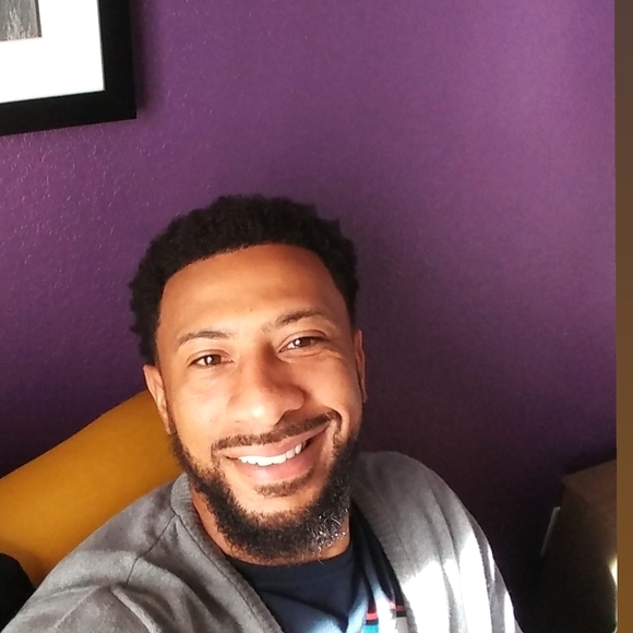 Profile Picture of Cedric Andrews (@cedricandrews) on Poshmark