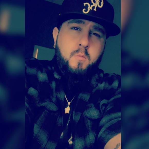 Profile Picture of David Enochs (@diverse405) on Poshmark