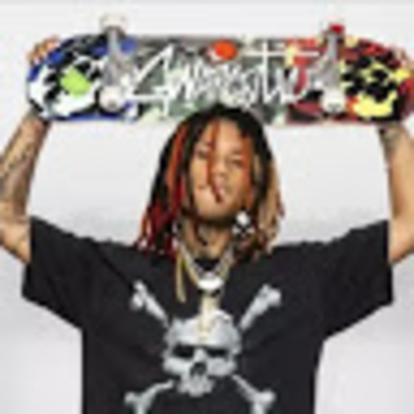 Profile Picture of Carolus Casebere (@c0r0n4k47) on Poshmark