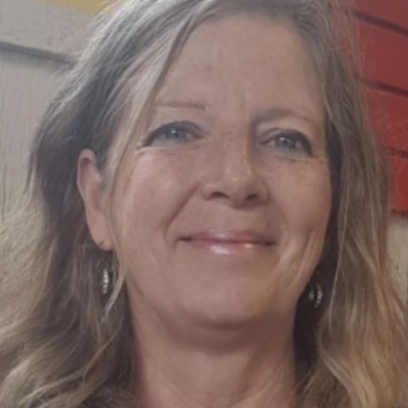 Profile Picture of Julie Lackie (@jllackie) on Poshmark