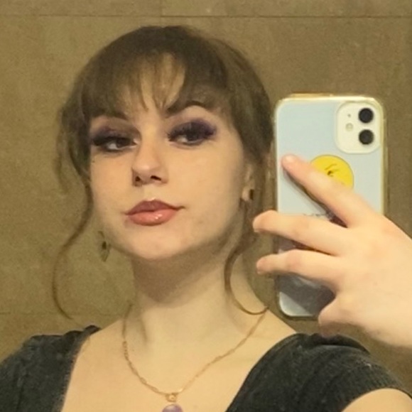 Profile Picture of Bree Beck (@breebeck917) on Poshmark