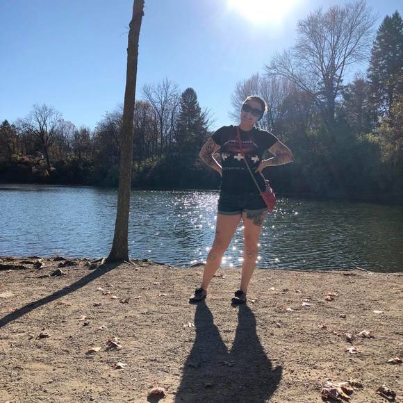 Claire Vishnick - Poshmark Profile Picture of Claire Vishnick (@cvish) on Poshmark