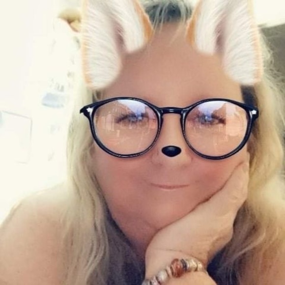 Profile Picture of Janeene Potts (@janeenepotts) on Poshmark