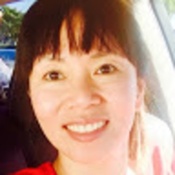 Profile Picture of Maria Chase (@yanichase) on Poshmark