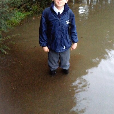 Profile Picture of Simon Cobb (@tinycowboy1970) on Twitter