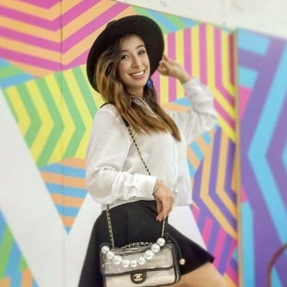 Profile Picture of Paula Navarro (@paulanavarrofil) on Poshmark