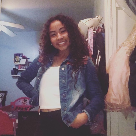 Profile Picture of Kennia Calleja (@kenniacalleja) on Poshmark