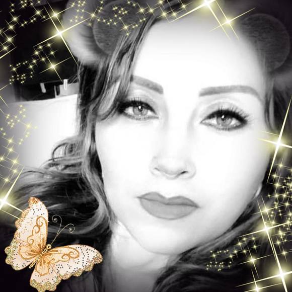 Profile Picture of Yeni Rodriguez (@r_yenny_76) on Poshmark